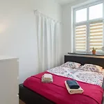 Modern, Stylish And Comfy In Trendy Jewish Quarter