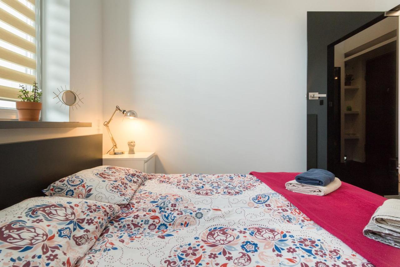 Modern, Stylish And Comfy In Trendy Jewish Quarter Apartment